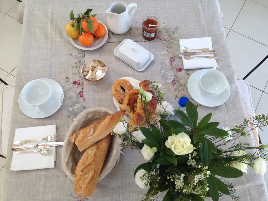 Bed and Breakfast Les Camelias Lalinde Exterior foto